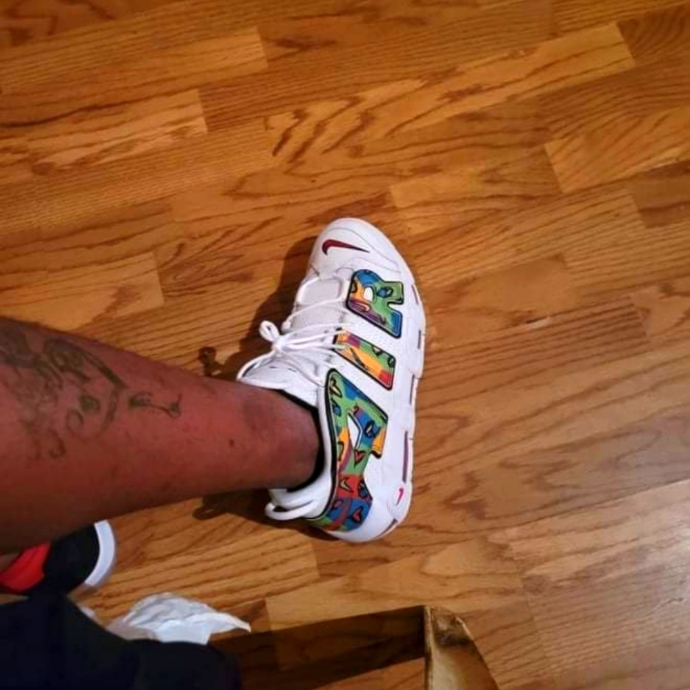 Scottie pippens love peace basketball shoe